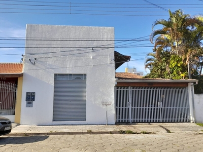 Casa em Parque Itamarati, Jacareí/SP de 191m² 3 quartos à venda por R$ 640.000,00 ou para locação R$ 3.900,00/mes