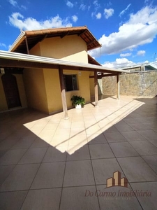 Casa em Petrópolis, Betim/MG de 275m² 3 quartos à venda por R$ 599.000,00