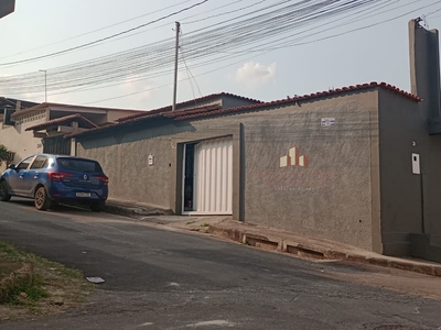 Casa em Vila das Flores, Betim/MG de 160m² 2 quartos à venda por R$ 249.000,00
