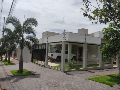 Casa em Zona 02, Maringá/PR de 150m² 3 quartos à venda por R$ 749.000,00