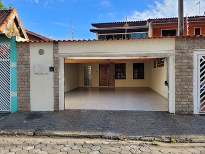 Sobrado em Jardim Flórida, Jacareí/SP de 90m² 2 quartos à venda por R$ 382.000,00