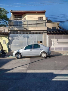 Sobrado em Vila Barros, Guarulhos/SP de 180m² 3 quartos à venda por R$ 649.000,00