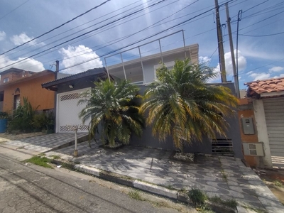 Sobrado em Vila São Francisco, Cotia/SP de 162m² 4 quartos à venda por R$ 799.000,00