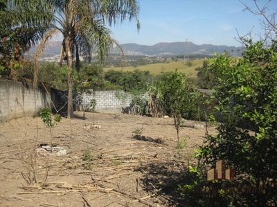 Terreno em Bandeirinhas, Betim/MG de 830m² à venda por R$ 268.000,00