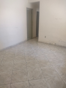 Aluga-se apartamento 700.00 R$