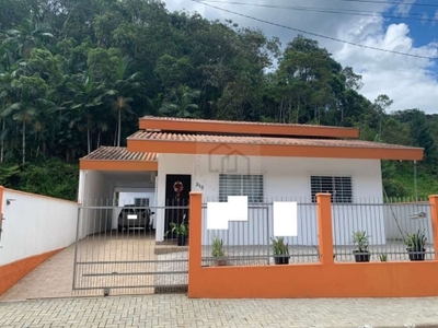 Casa à venda no bairro são pedro - brusque/sc