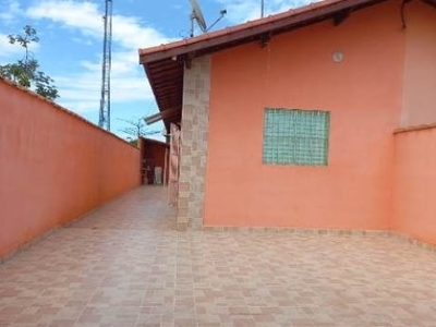 Casa lado praia no jd.regina itanhaém,possui piscina e churrasqueira.....com escritura