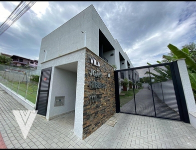 Casa no Bairro Água Verde em Blumenau com 2 Dormitórios (2 suítes) e 107 m²