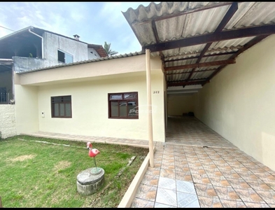 Casa no Bairro Fidelis em Blumenau com 2 Dormitórios e 100 m²