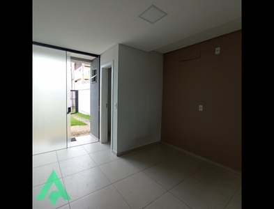 Casa no Bairro Fortaleza em Blumenau com 2 Dormitórios e 80 m²