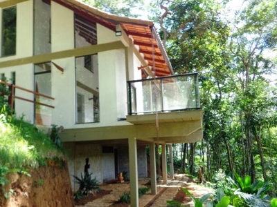 Casa para aluguel e venda com 2 quartos em Itaipava - Petrópolis - RJ