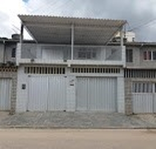 Casa para aluguel e venda possui 210 metros quadrados com 3 quartos em Iputinga - Recife -