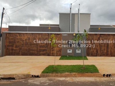 Casa Térrea com 3 Quartos à Venda por R$ 650.000