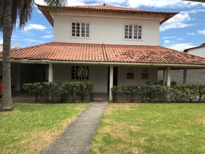 Vendo casa com 4 quartos com quintal enorme no centro da cerâmica Nova Iguaçu lindíssima