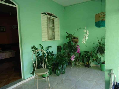 Casa com 1 quarto à venda no bairro Guarani, 105m²