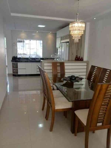 Casa com 2 quartos à venda no bairro Ana Moura, 210m²
