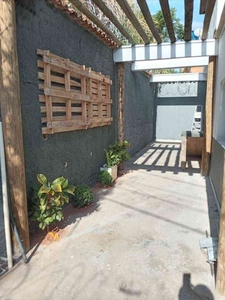 Casa com 2 quartos à venda no bairro Esperança, 220m²