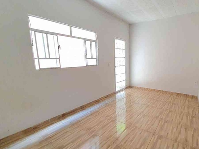 Casa com 2 quartos à venda no bairro Jardim dos Comerciários (venda Nova), 360m²