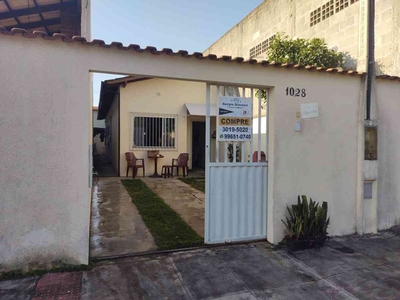 Casa com 2 quartos à venda no bairro Nova Almeida, 64m²