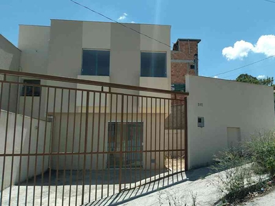 Casa com 2 quartos à venda no bairro Palmeiras, 54m²
