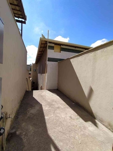 Casa com 2 quartos à venda no bairro Palmeiras, 60m²