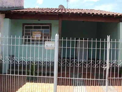 Casa com 2 quartos à venda no bairro Vila Betânia, 132m²