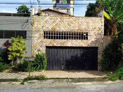 Casa com 3 quartos à venda no bairro Alvorada, 220m²