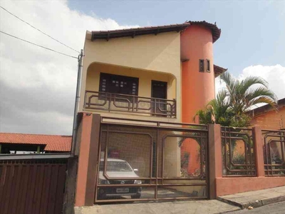 Casa com 3 quartos à venda no bairro Alvorada, 380m²