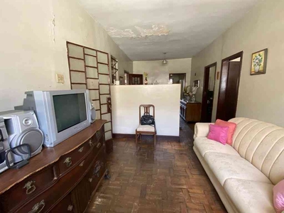 Casa com 3 quartos à venda no bairro Aparecida, 350m²