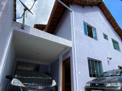 Casa com 3 quartos à venda no bairro Arcádia, 200m²