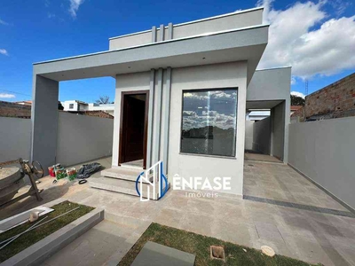 Casa com 3 quartos à venda no bairro Atenas, 180m²