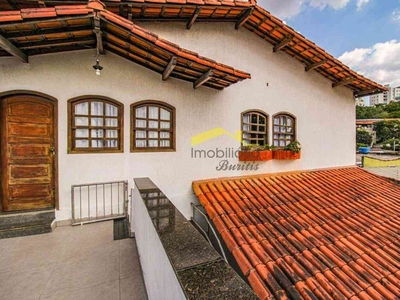 Casa com 3 quartos à venda no bairro Buritis, 208m²