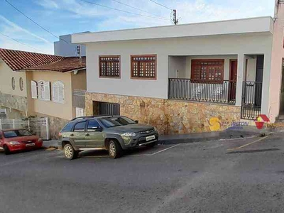 Casa com 3 quartos à venda no bairro Centro, 158m²