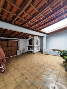 Casa com 3 quartos à venda no bairro Chácara Agrindus, 189m²