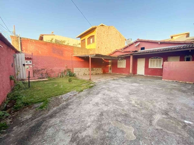 Casa com 3 quartos à venda no bairro Diamante, 196m²