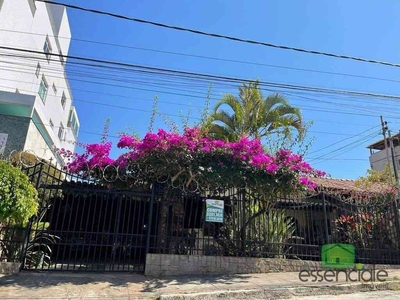 Casa com 3 quartos à venda no bairro Eldorado, 220m²