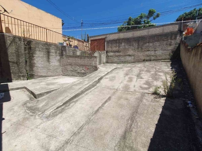 Casa com 3 quartos à venda no bairro Glória, 360m²