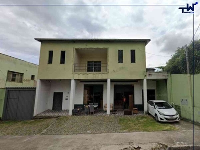 Casa com 3 quartos à venda no bairro Glória, 360m²