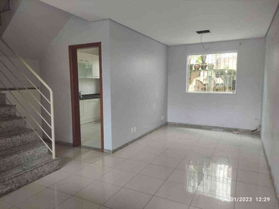 Casa com 3 quartos à venda no bairro Glória, 94m²