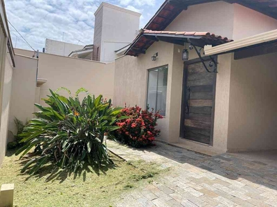 Casa com 3 quartos à venda no bairro Guarujá, 420m²