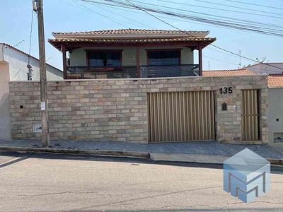 Casa com 3 quartos à venda no bairro Jardim Colonial, 331m²