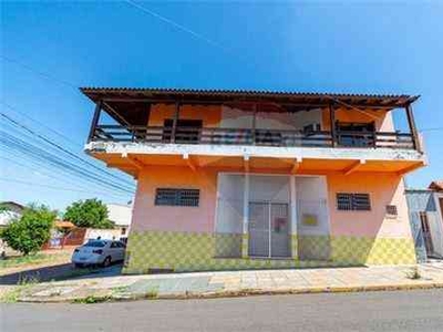 Casa com 3 quartos à venda no bairro Jardim do Bosque, 300m²
