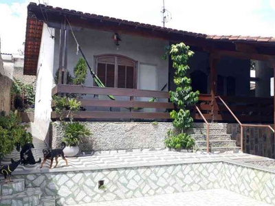 Casa com 3 quartos à venda no bairro Jardim Guanabara, 360m²