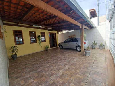 Casa com 3 quartos à venda no bairro Jardim Riacho das Pedras, 163m²
