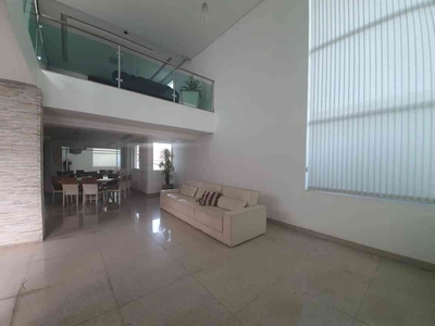 Casa com 3 quartos à venda no bairro Jardim Riacho das Pedras, 600m²