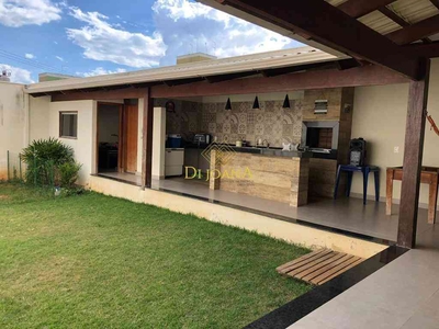 Casa com 3 quartos à venda no bairro Nossa Senhora das Graças, 360m²