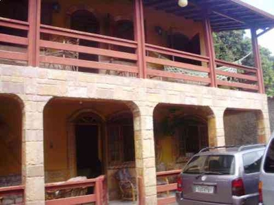 Casa com 3 quartos à venda no bairro Nova Cachoeirinha, 360m²