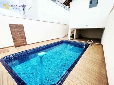 Casa com 3 quartos à venda no bairro Parque Copacabana, 200m²