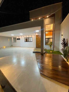 Casa com 3 quartos à venda no bairro Parque das Flores, 232m²