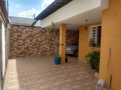 Casa com 3 quartos à venda no bairro Parque Duval de Barros, 360m²